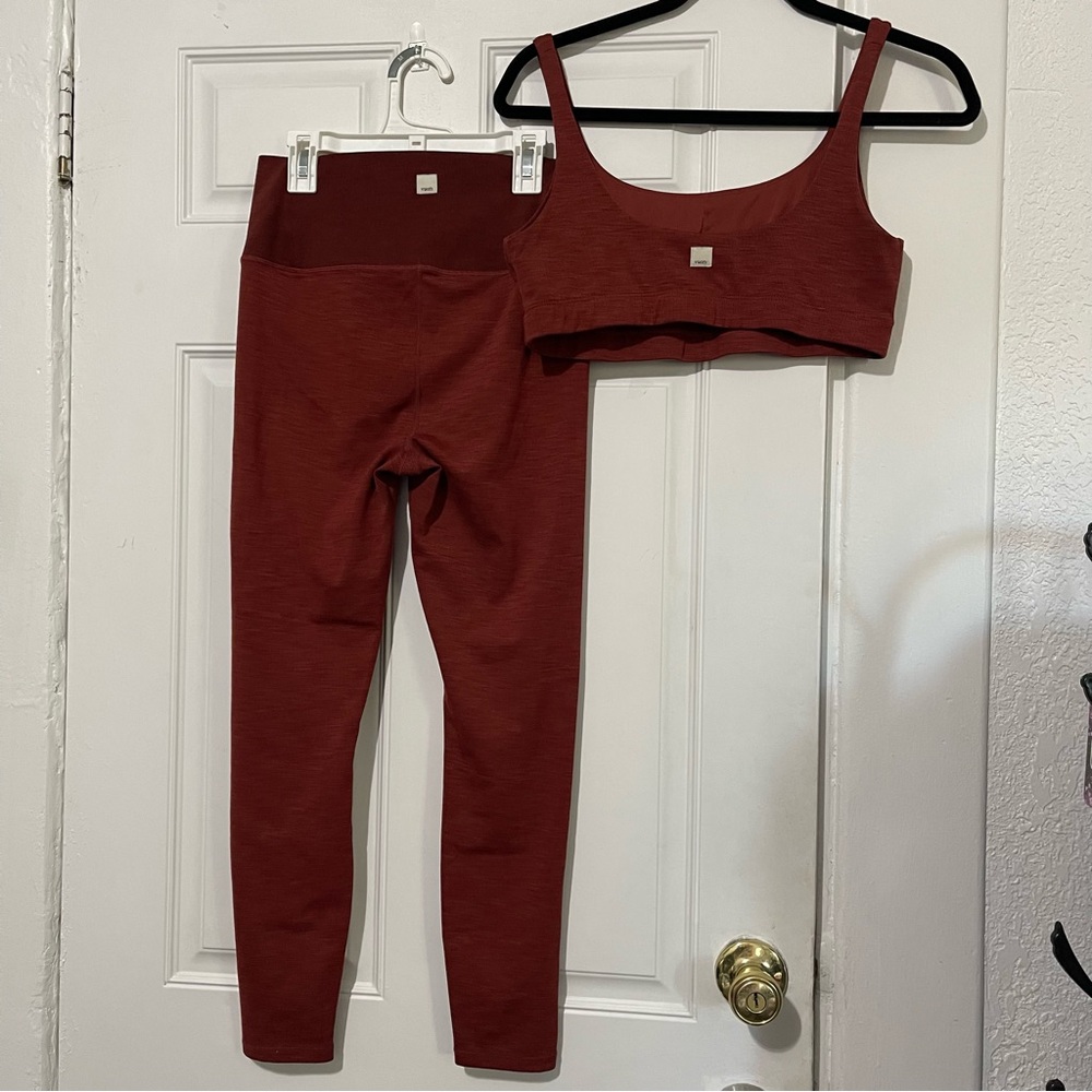 Vuori Women's Rust Red Seamless Leggings & Sports Bra Set - Picture 3 of 13